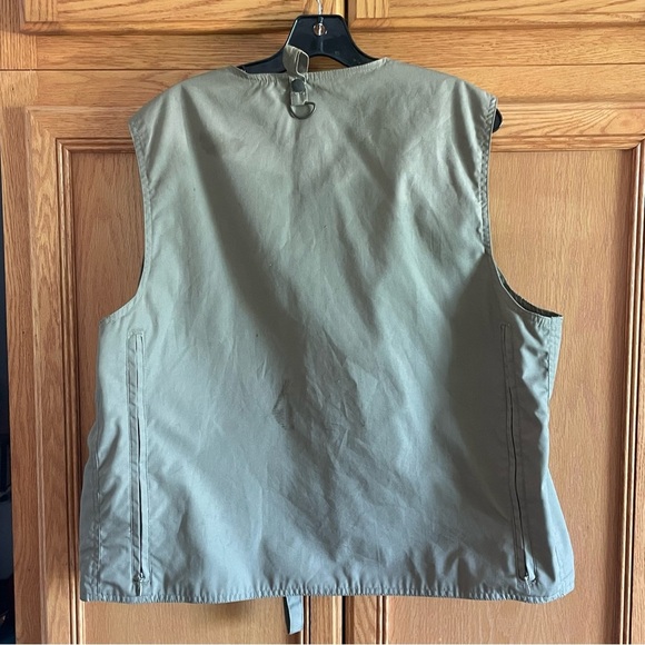 Garcia Olive Green Fishing Vest size L/XL
11 front pockets (2 long zip pockets) - Picture 3 of 11